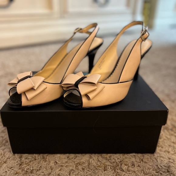 Kelly and Katie Bow Heels - Picture 1 of 5